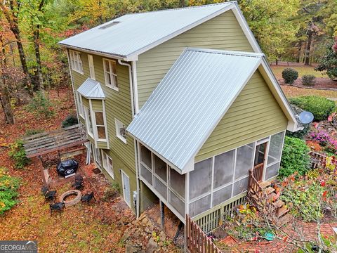 A home in Toccoa