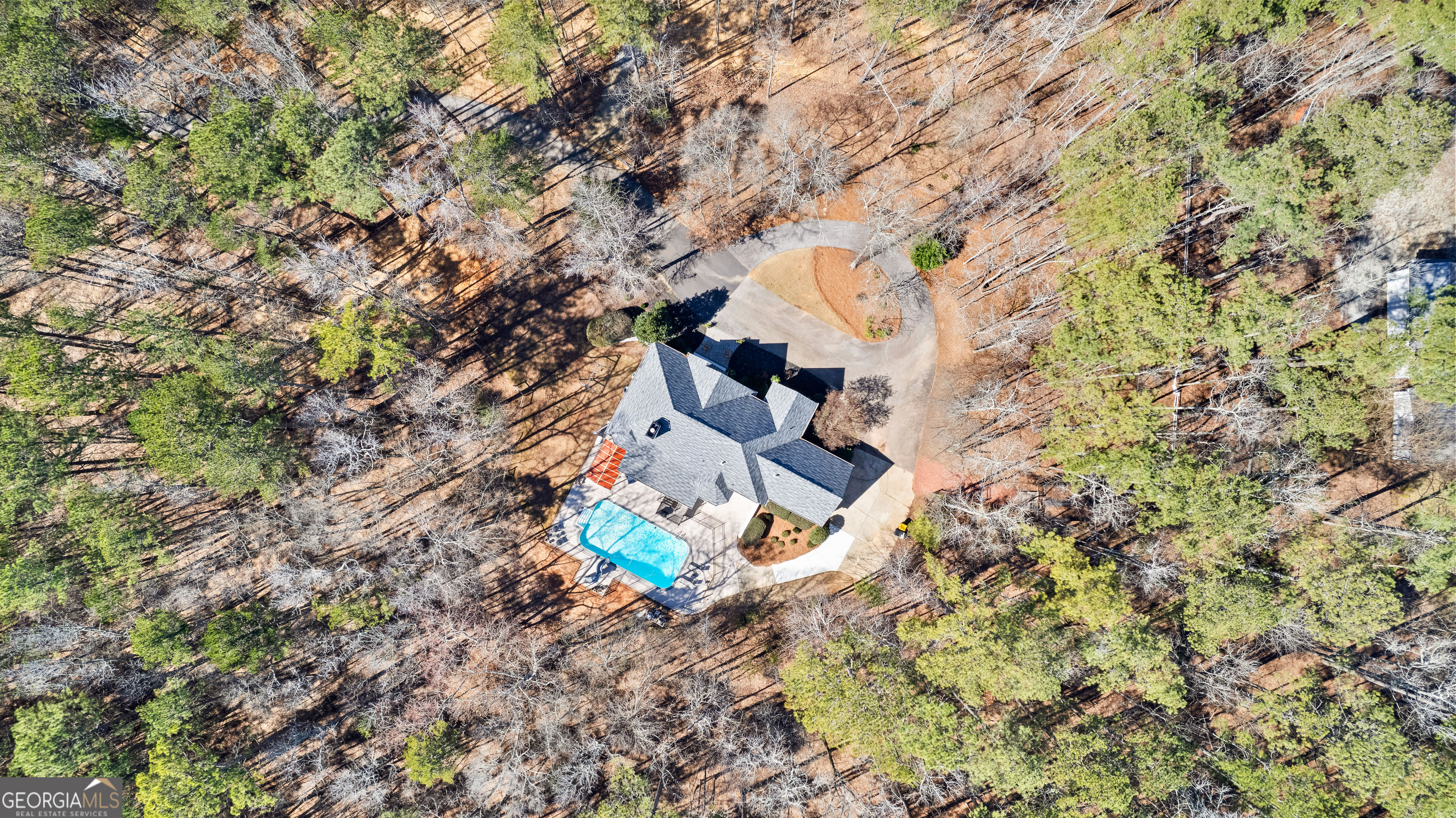 Peachtree City, Georgia 30269, United States, 5 Bedrooms Bedrooms, ,4 BathroomsBathrooms,Residential,Pending,82994