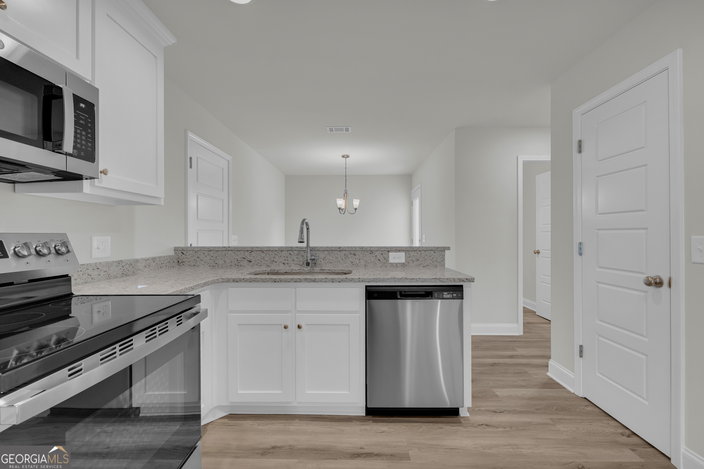 1331 S Fairview RD