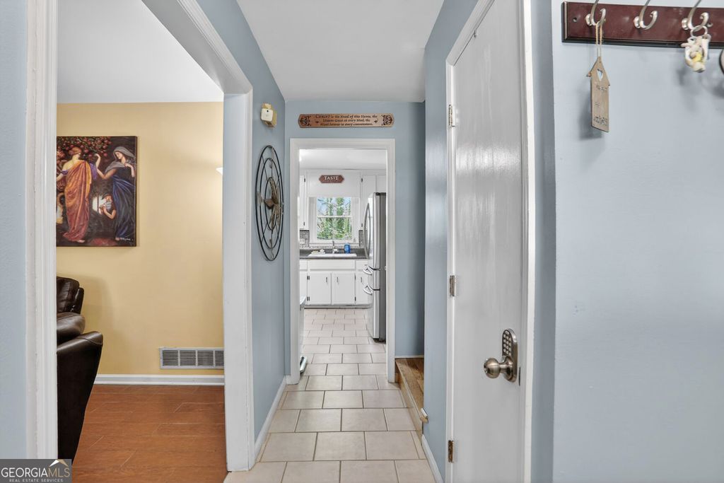 Photo of 6431 Wright Road, Atlanta, GA 30328 (MLS # 10722287)