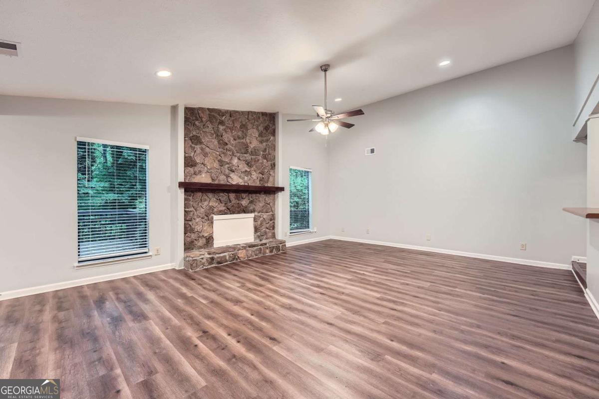 Lamplighter Cove - Residential
