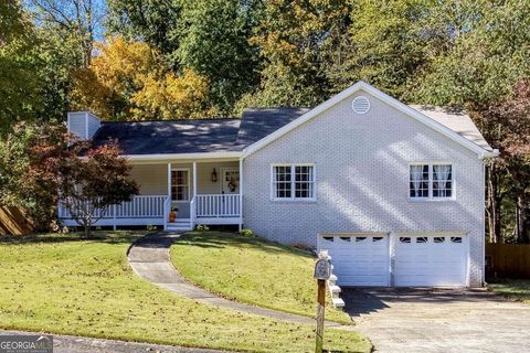 Photo of 2673 Ashley Drive N, Marietta, GA 30064 (MLS # 10638449)