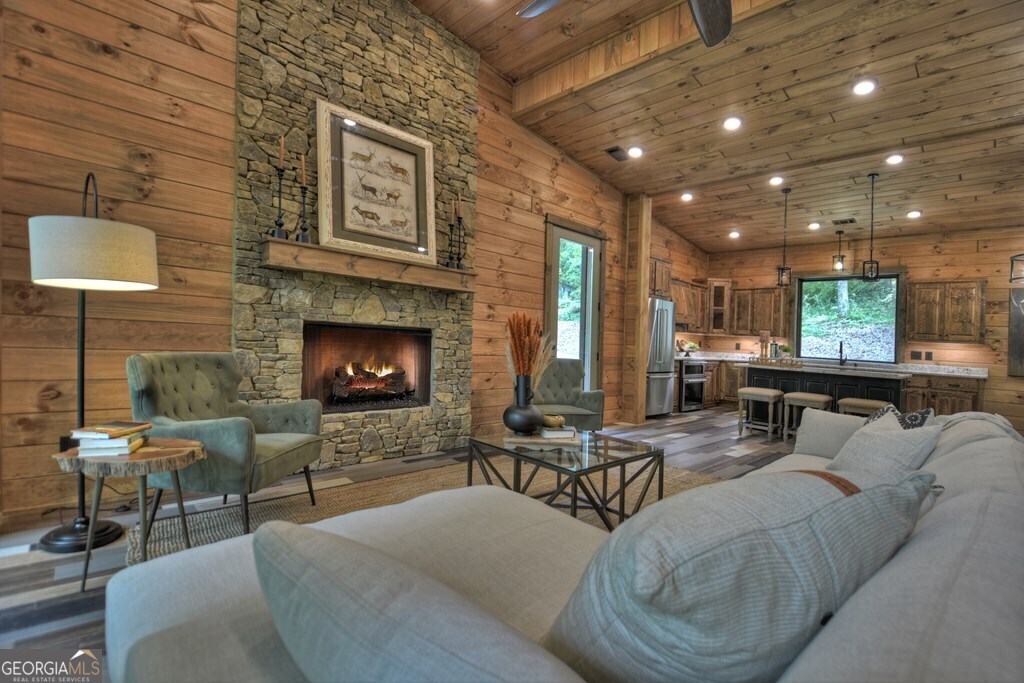 968 Hidden Valley DR