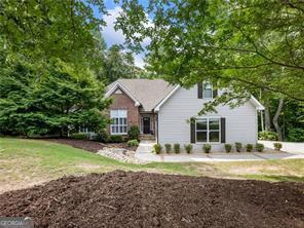 Photo of 4857 Netherlands Place, Flowery Branch, GA 30542 (MLS # 10794313)