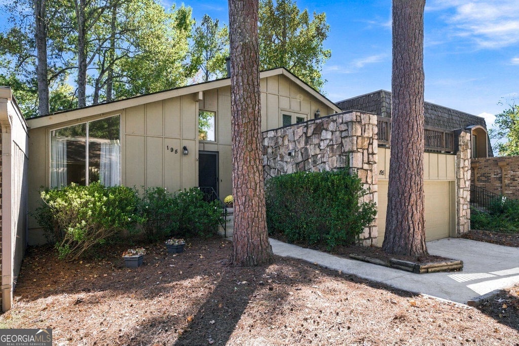 Photo of 195 Southwind Circle, Roswell, GA 30076 (MLS # 10876514)