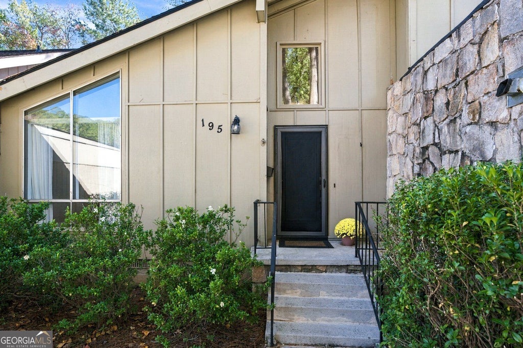 Photo of 195 Southwind Circle, Roswell, GA 30076 (MLS # 10876514)