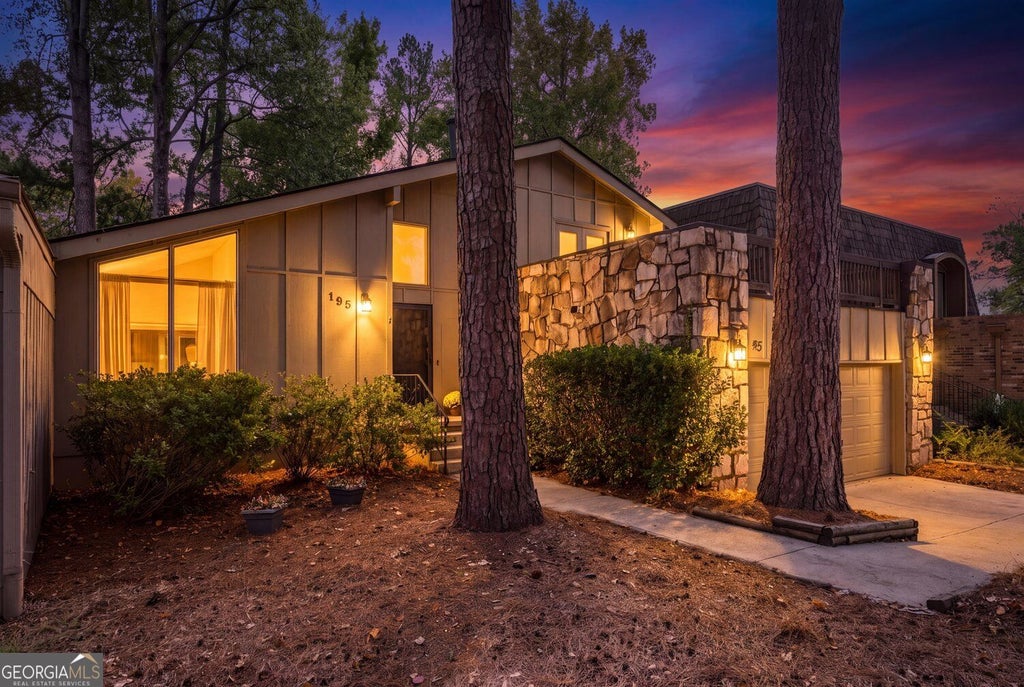 Photo of 195 Southwind Circle, Roswell, GA 30076 (MLS # 10876514)