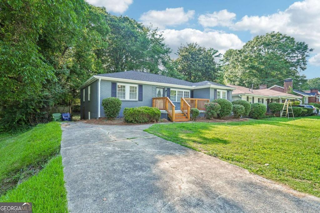 Photo of 125 Chappell Road SW, Atlanta, GA 30314 (MLS # 10659189)