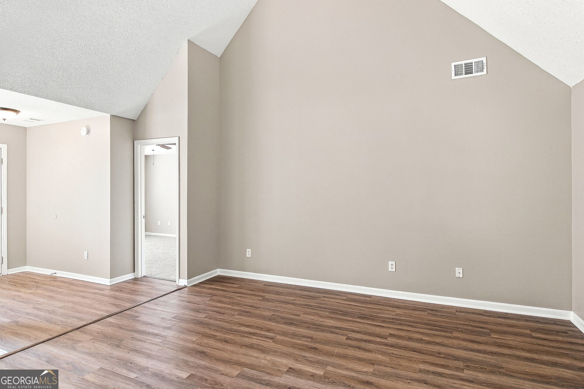 6258 Lakeview CT