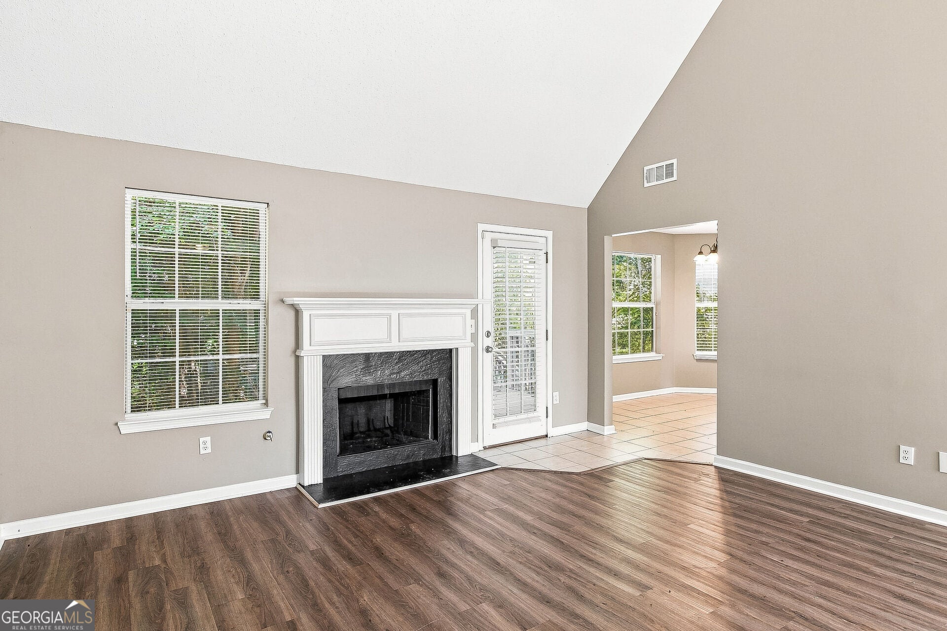 6258 Lakeview CT