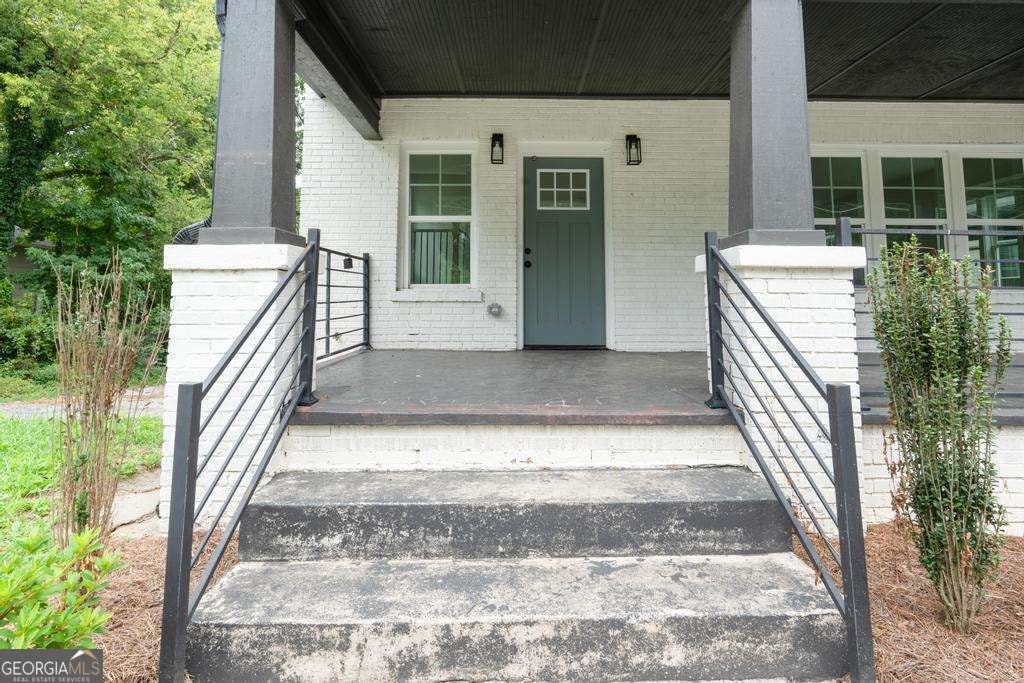 1046 Mayson Turner RD NW
