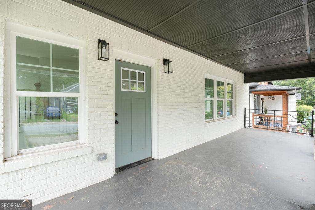 Photo of 1046 Mayson Turner Road NW, Atlanta, GA 30314 (MLS # 10819902)