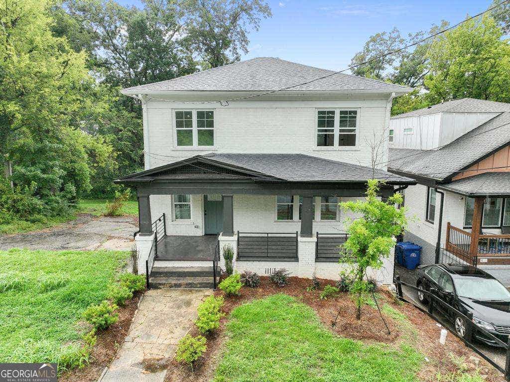 Photo of 1046 Mayson Turner Road NW, Atlanta, GA 30314 (MLS # 10819902)