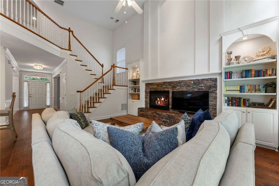 1055 Beacon Hill XING