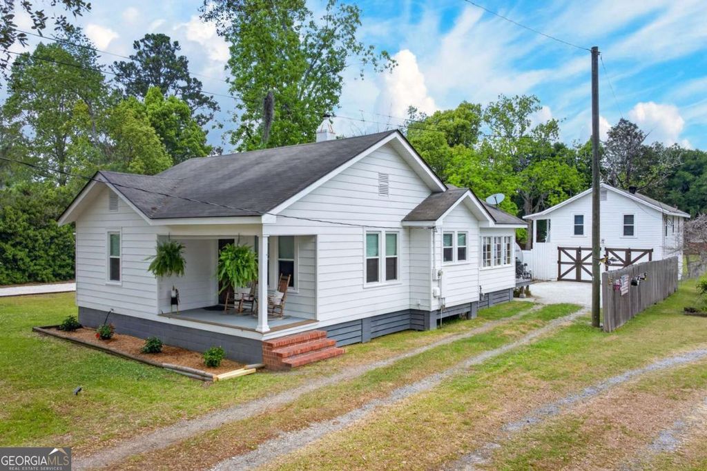 Photo of 90 Varnedoe Avenue, Garden City, GA 31408 (MLS # 10742198)