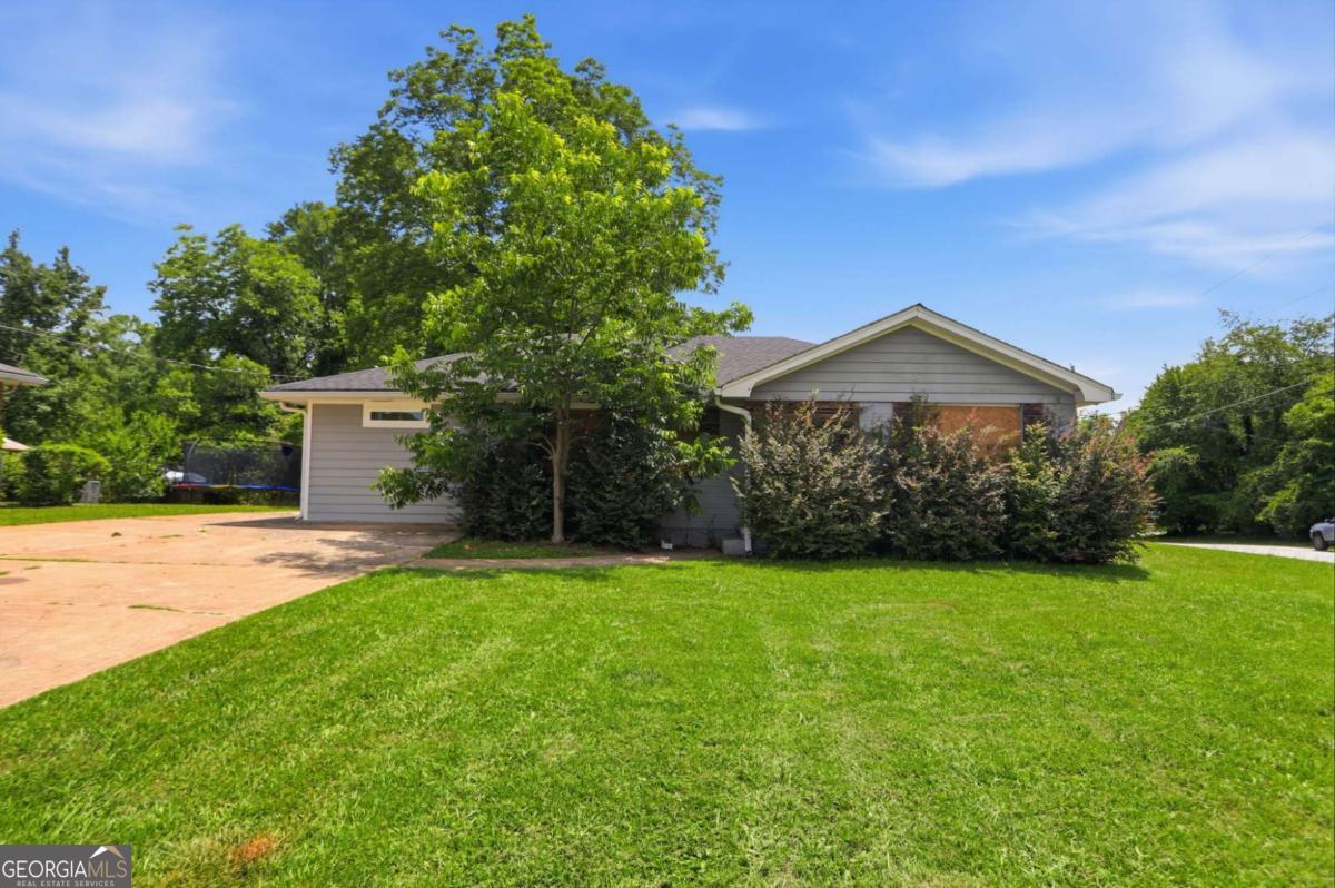 1416 Columbia DR
