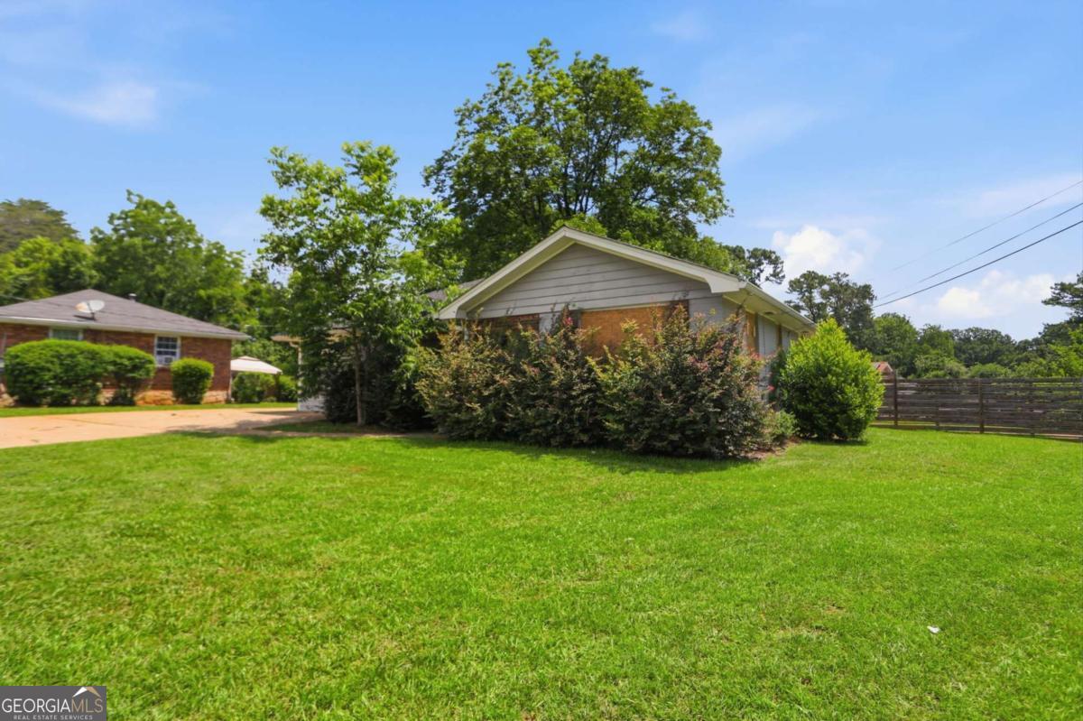 1416 Columbia DR