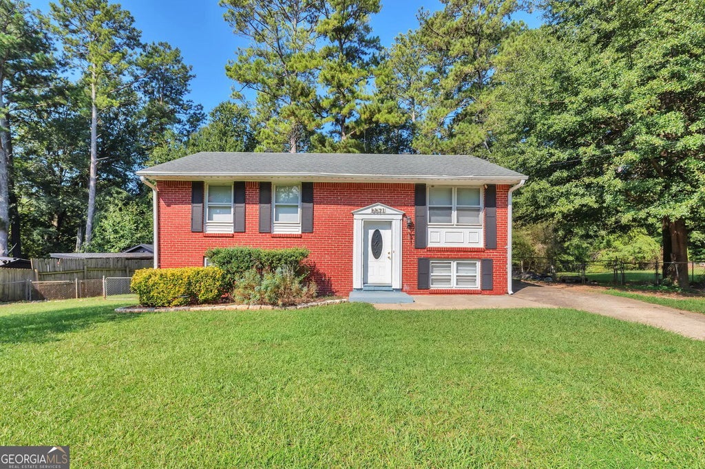 Photo of 6671 Pelican Court, Riverdale, GA 30274 (MLS # 10850404)
