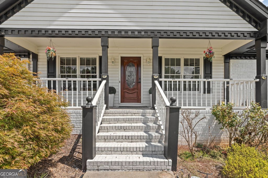 Photo of 850 Rose Crest Drive, Lawrenceville, GA 30044 (MLS # 10841320)