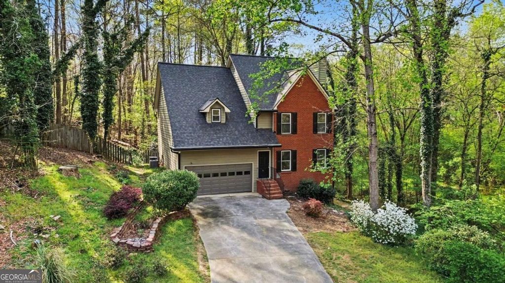 Photo of 2227 Mcquiston Drive SW, Marietta, GA 30064 (MLS # 10724326)