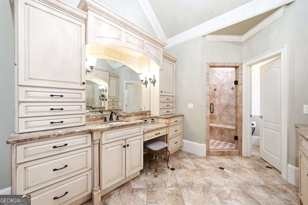 Chatsworth - Residential