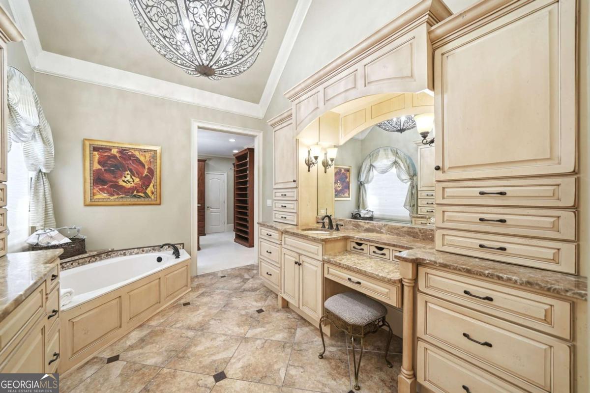 Chatsworth - Residential