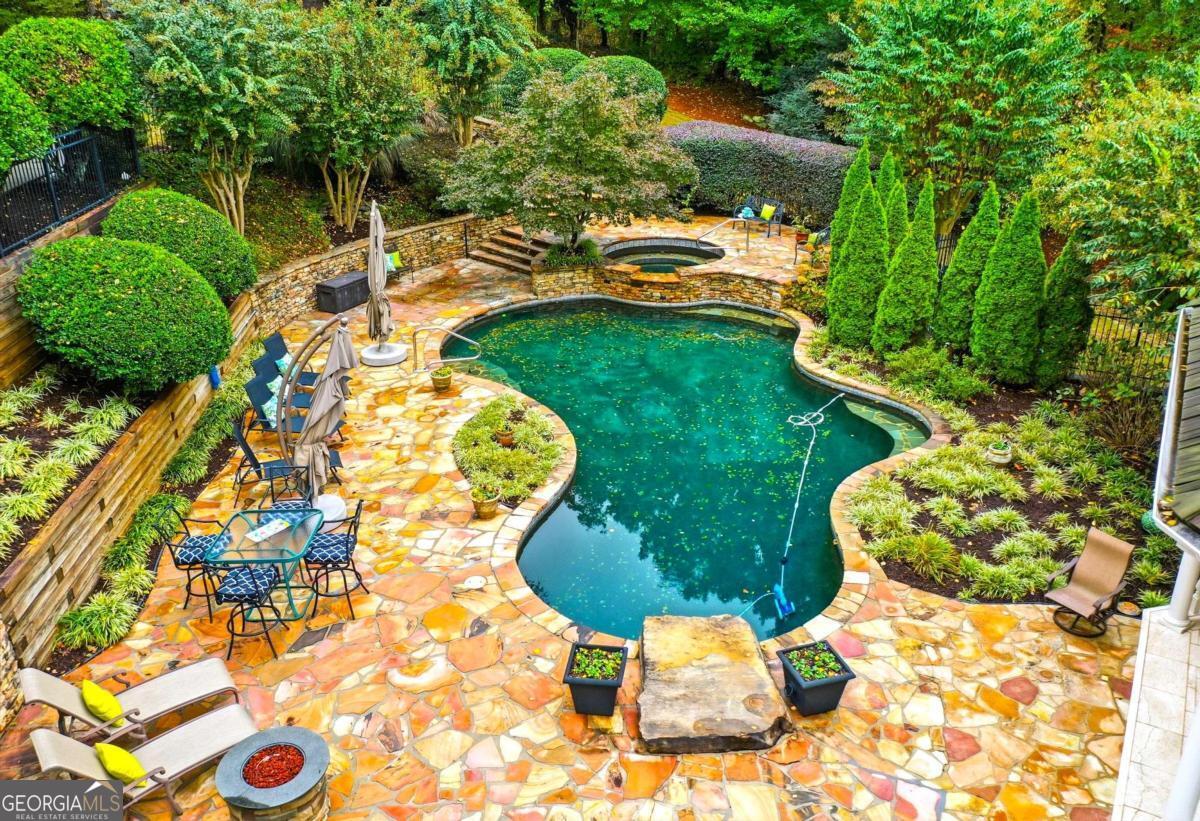 Chatsworth - Residential