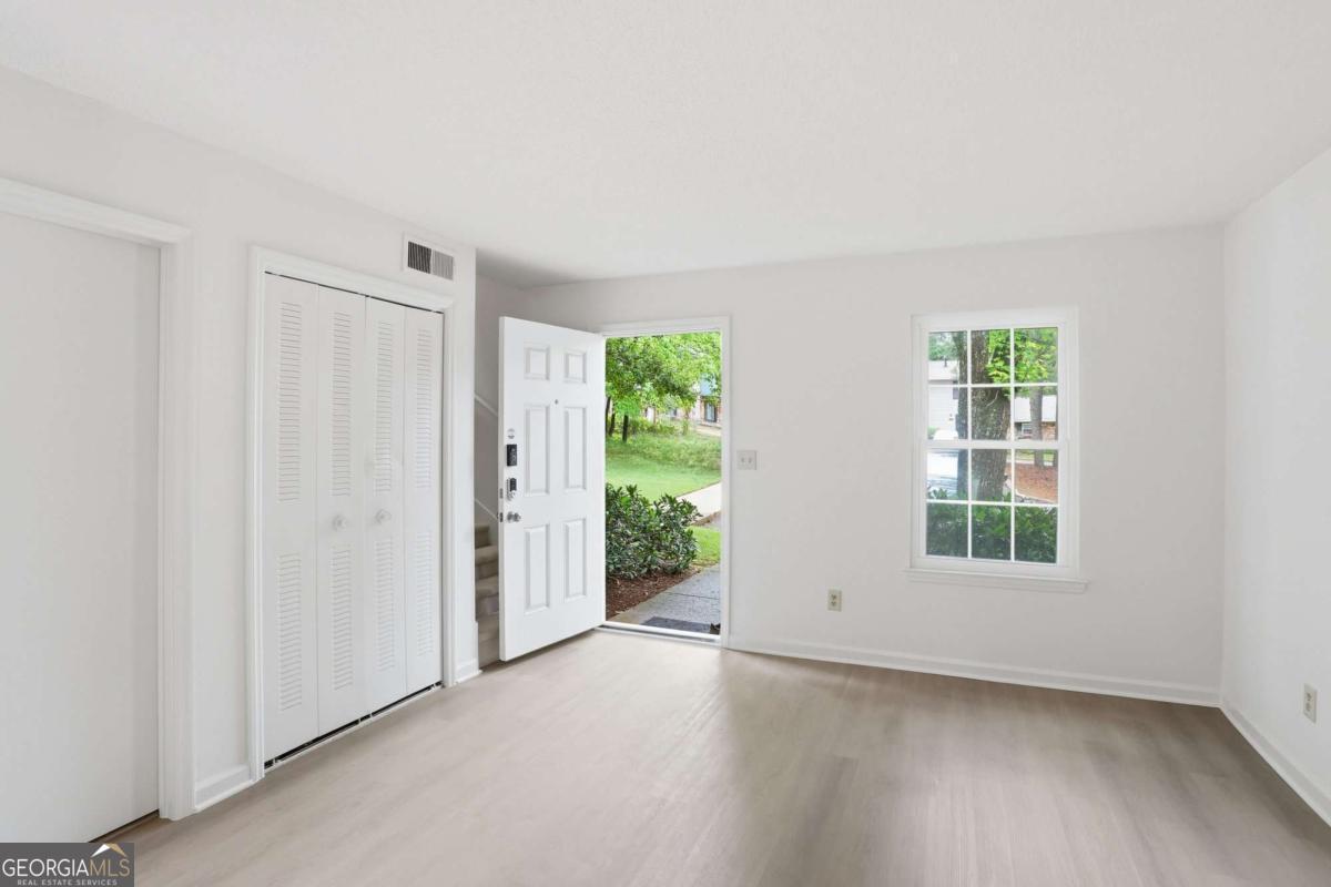 413 Promenade CT SW