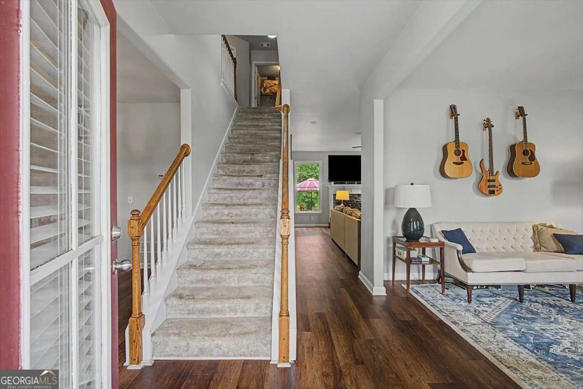 121 Stafford LN
