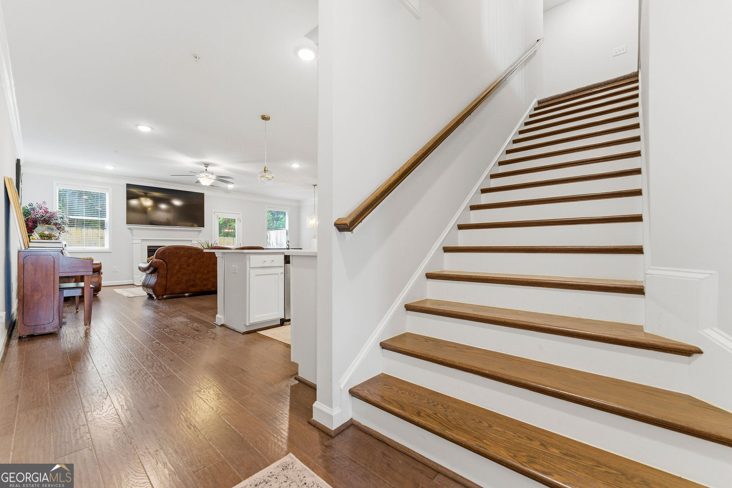 1004 Rohner WAY
