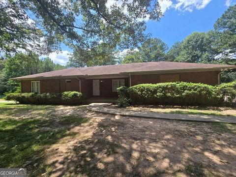 Photo of 6385 Lower Dixie Lake Road, Union City, GA 30291 (MLS # 10567807)