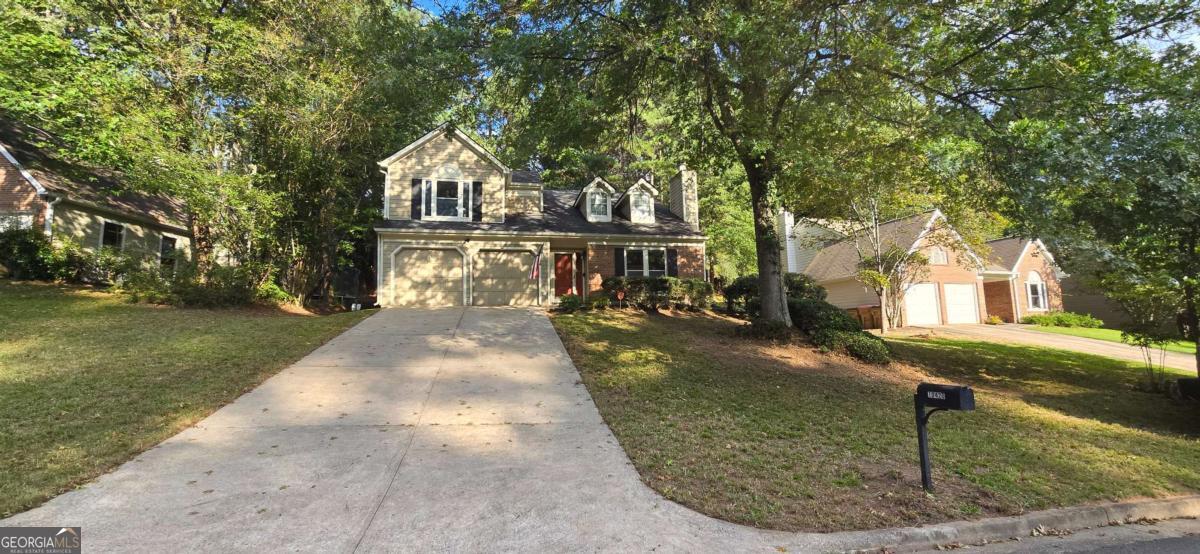 Move-in ready two-story home in highly desirable Johns Creek. Features three bedrooms on the upper level, freshly painted interiors, and brand-new luxury vinyl tile flooring. This property offers convenience and lifestyle with proximity to North Point Mall, Avalon, The Forum, and Newtown shopping and dining. Enjoy being within walking distance to Newtown Park and very close to the dog park for recreation. Located in a top school district and available immediately, this home combines modern updates with a prime location.