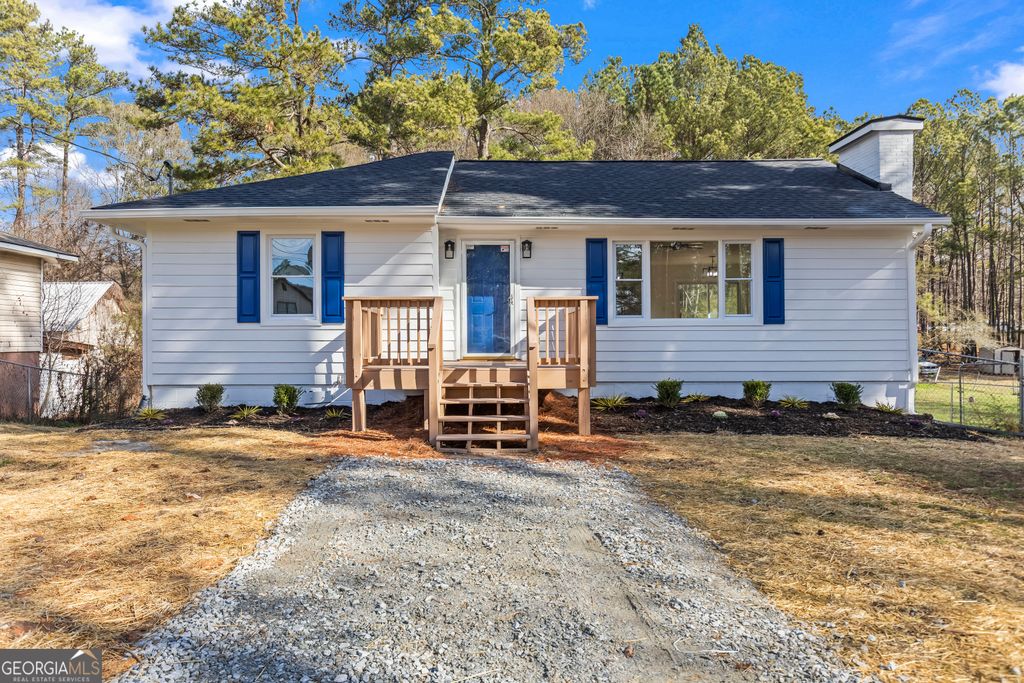 Photo of 32 Hillcrest Drive SE, Austell, GA 30168 (MLS # 10695908)