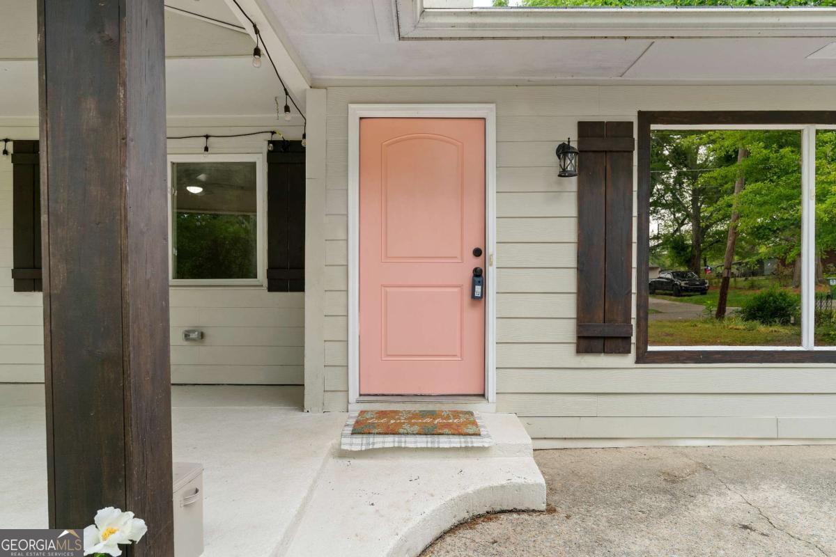 1217 Topaz LN
