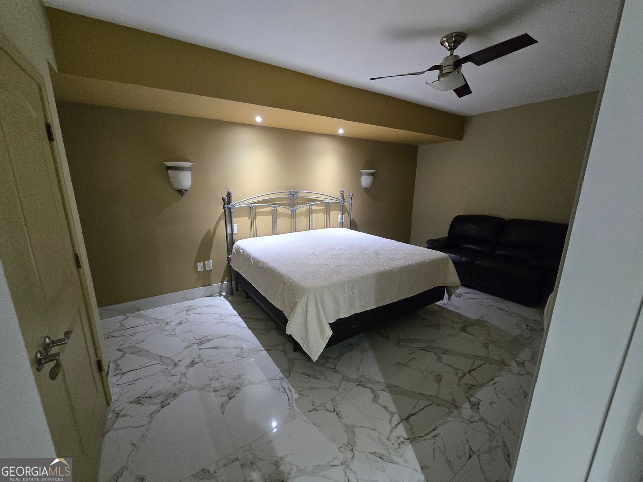 2650 Riverfront