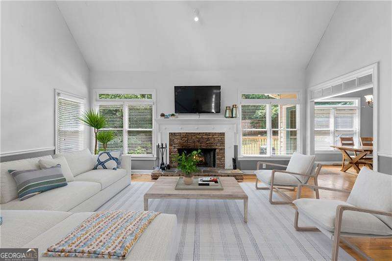 1377 Downington LN NW