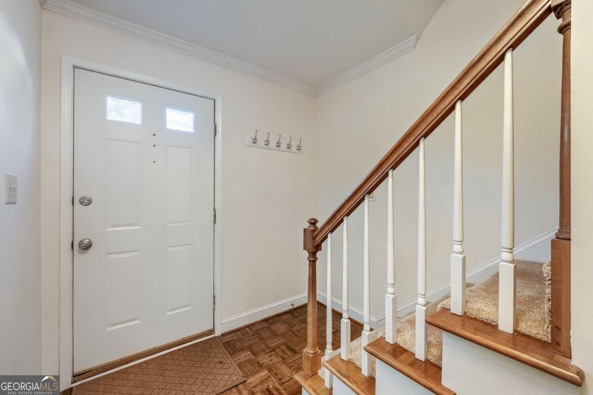 594 Harcourt PL SE