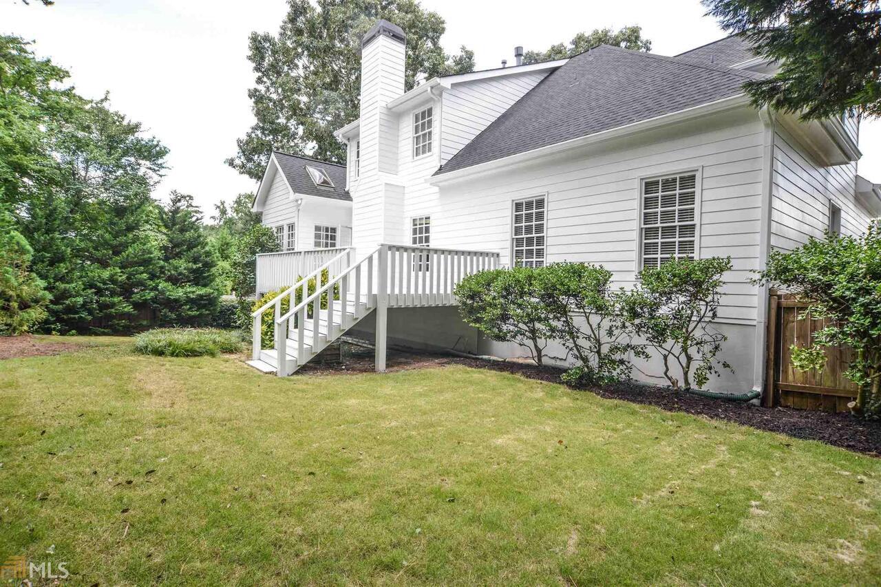 115 White River CT