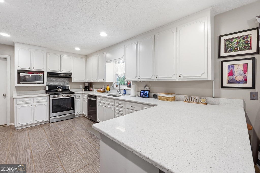 Photo of 426 Green Ridge Road, Cartersville, GA 30120 (MLS # 10852155)