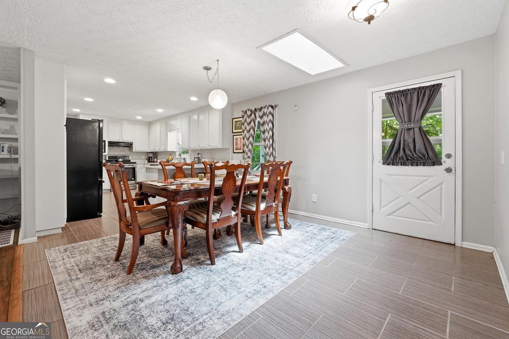 Photo of 426 Green Ridge Road, Cartersville, GA 30120 (MLS # 10852155)