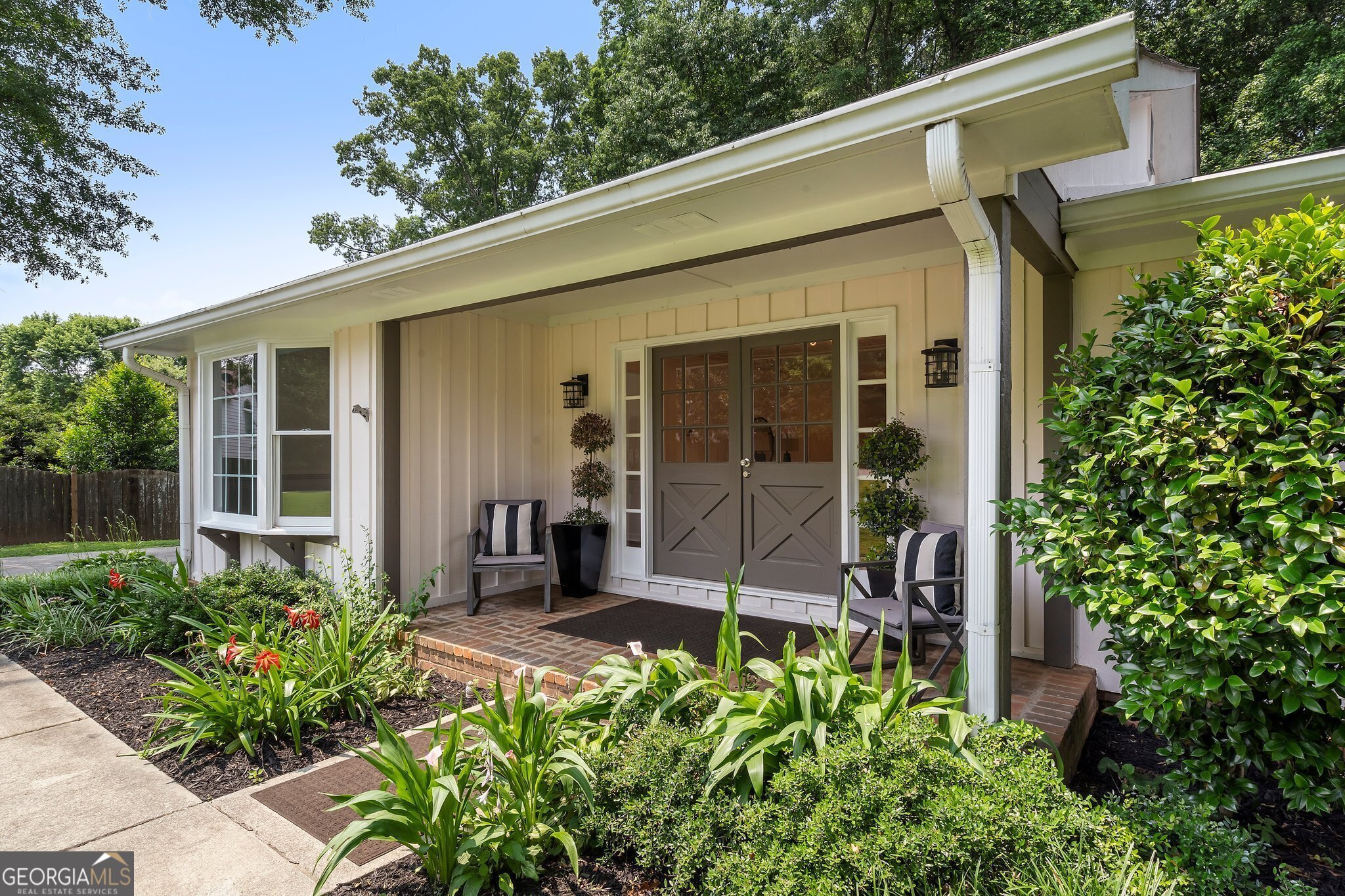 290 Dania DR