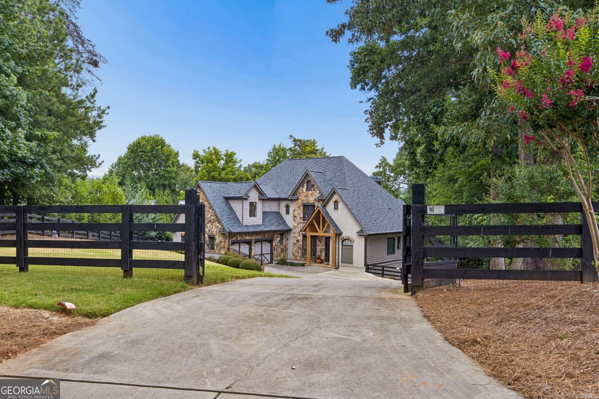 3330 Chimney Point DR