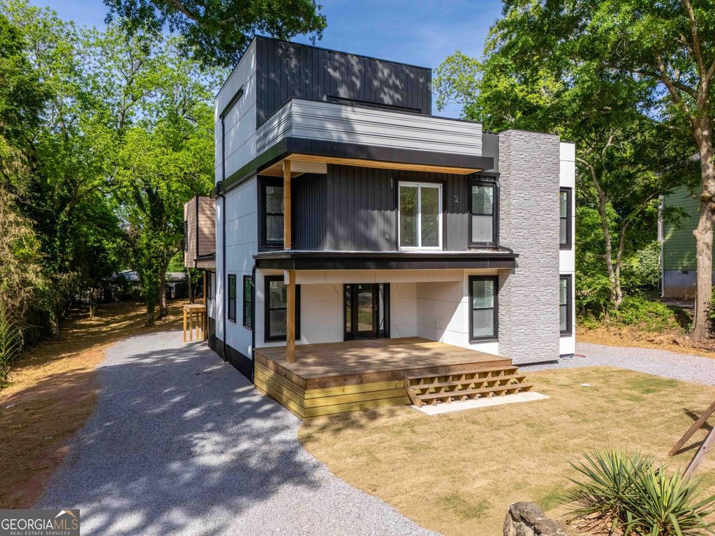 Photo of 1465 E Broad Street, Athens, GA 30601 (MLS # 10741161)
