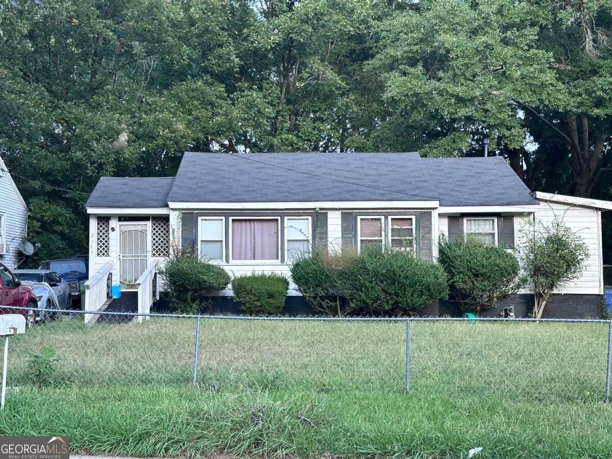 2164 Browns Mill RD SE
