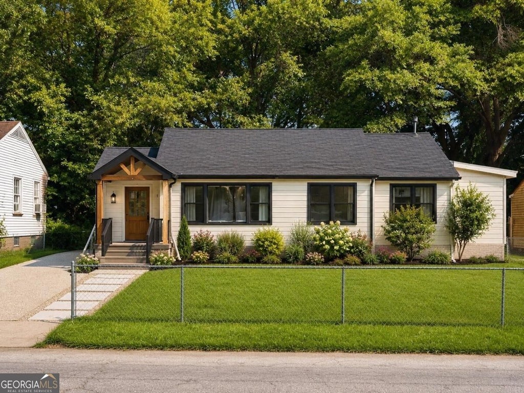 Photo of 2164 Browns Mill Road SE, Atlanta, GA 30315 (MLS # 10841247)