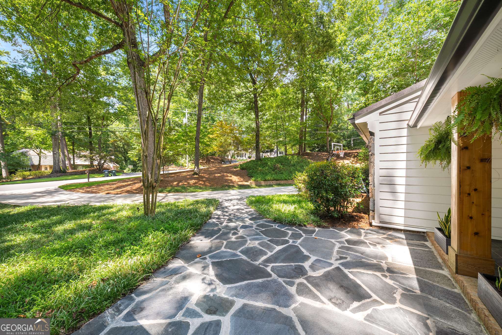 8940 Huntcliff TRCE