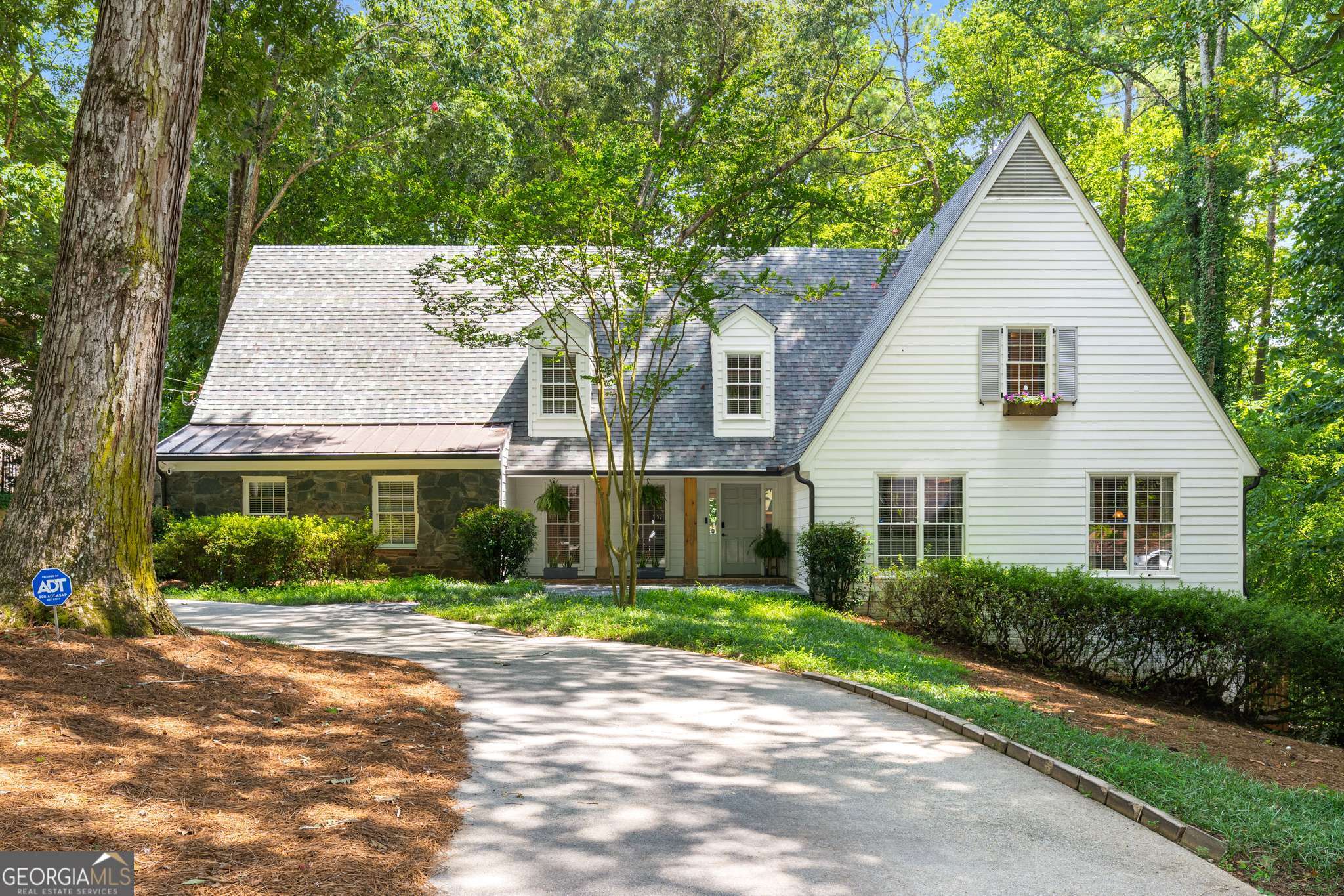 8940 Huntcliff TRCE
