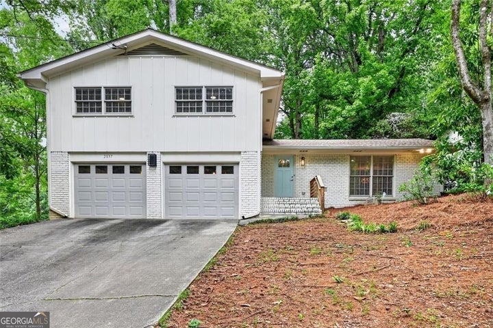 Photo 1 of 40 — 2037 Longview WAY, Chamblee, GA 30341