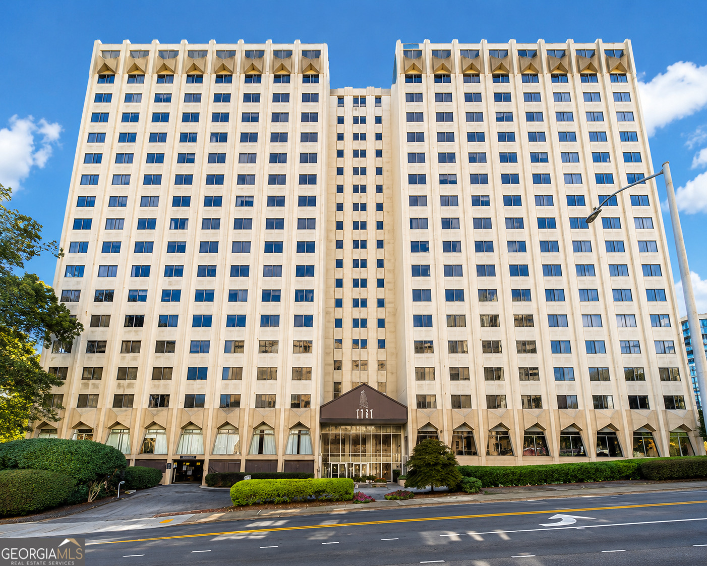 2479 Peachtree RD NE APT 1003