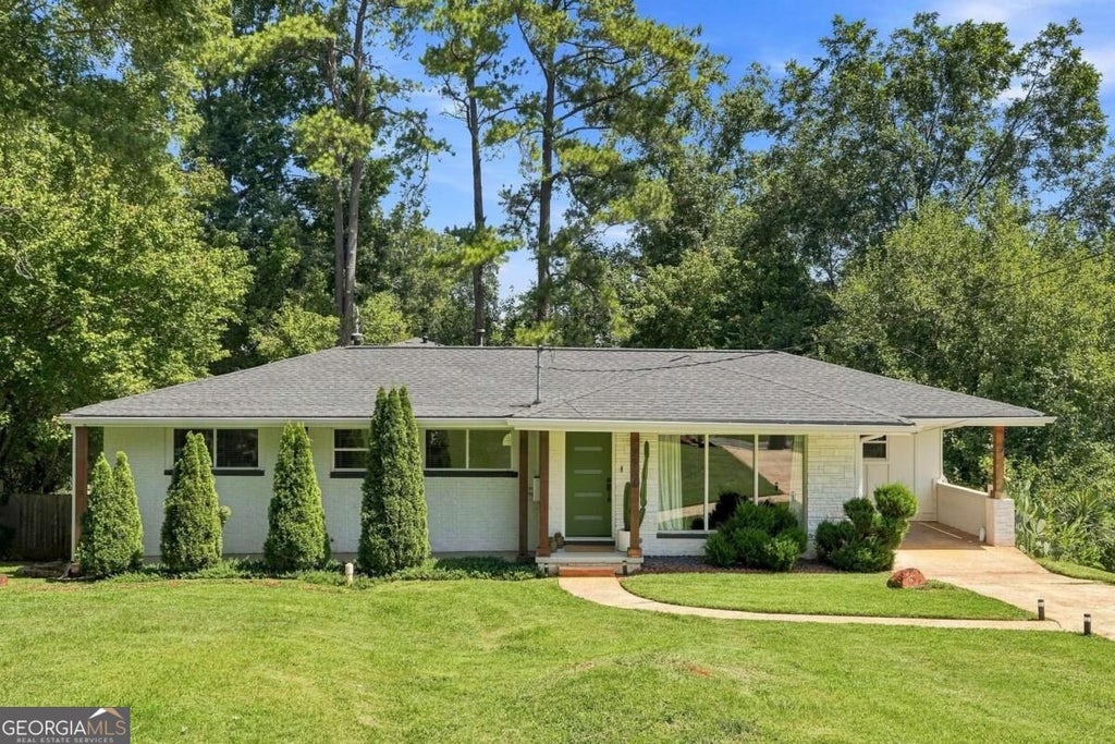 Photo of 2934 Lynda Place, Decatur, GA 30032 (MLS # 10881074)